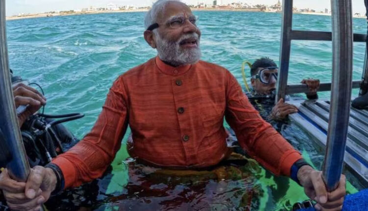 Prime Minister Modi is very happy for the papamochan puja at Dwarka