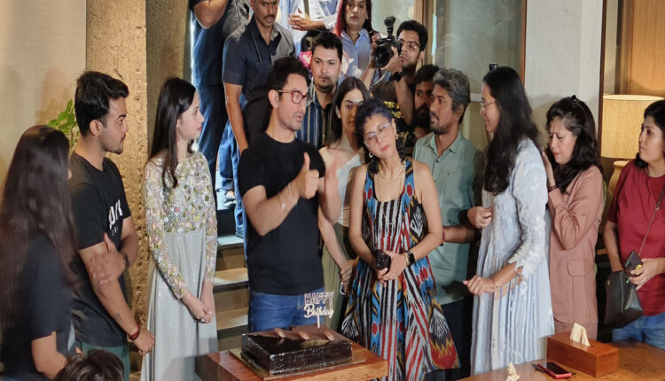 Aamir-Khan-celebrates-59th-